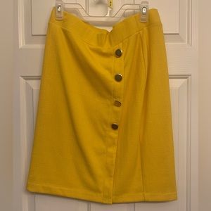 Yellow pencil skirt with button details